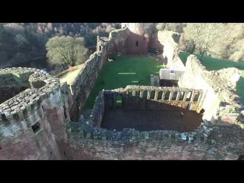 Bothwell Castle 003