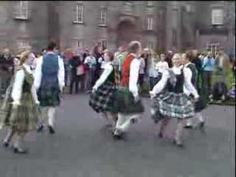 Corryvrechan Scottish Dance Team At Kilkenny - Castle